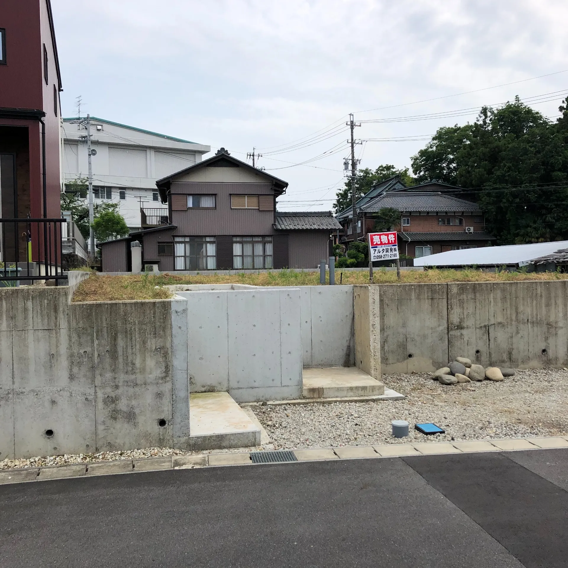 土地84坪 840万円 日当たり良好、駐車場3台